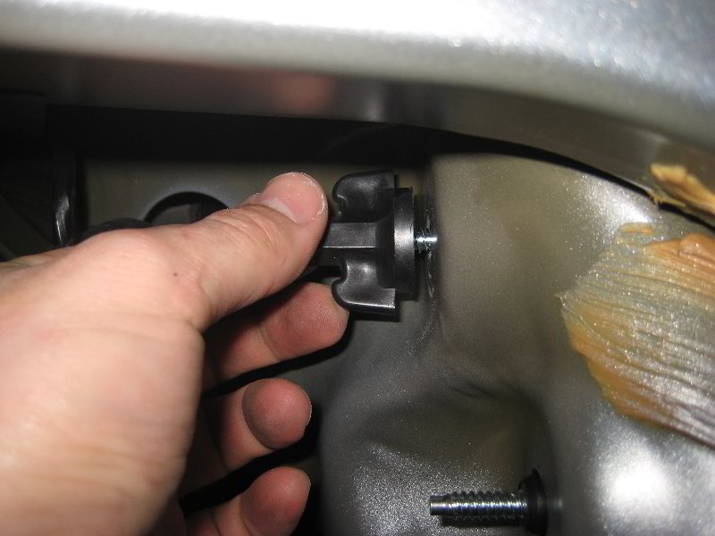 Chrysler-200-Reverse-Tail-Light-Bulbs-Replacement-Guide-024