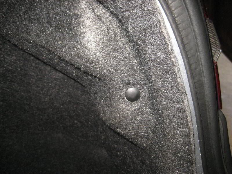 Chrysler-200-Reverse-Tail-Light-Bulbs-Replacement-Guide-029