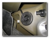 Chrysler-200-Reverse-Tail-Light-Bulbs-Replacement-Guide-027