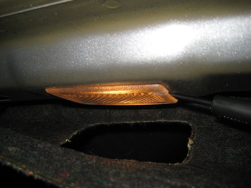 Chrysler-200-Trunk-Light-Bulb-Replacement-Guide-003