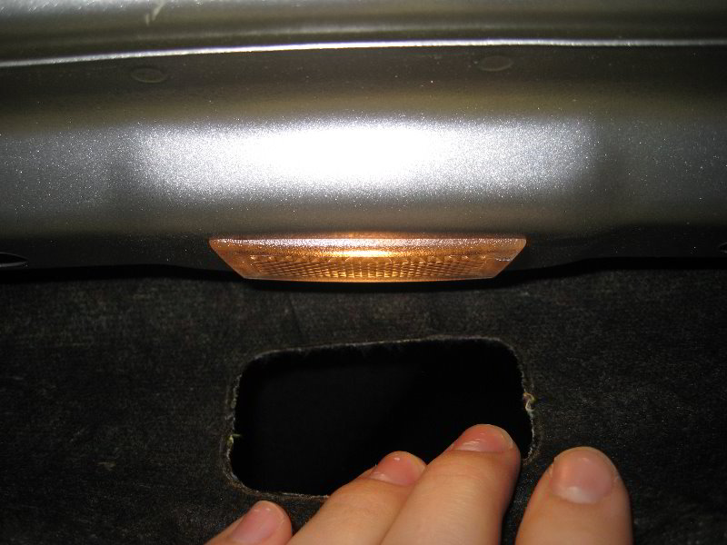 Chrysler-200-Trunk-Light-Bulb-Replacement-Guide-014