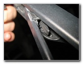 Chrysler-200-Windshield-Wiper-Blades-Replacement-Guide-007