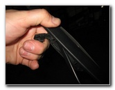 Chrysler-200-Windshield-Wiper-Blades-Replacement-Guide-014