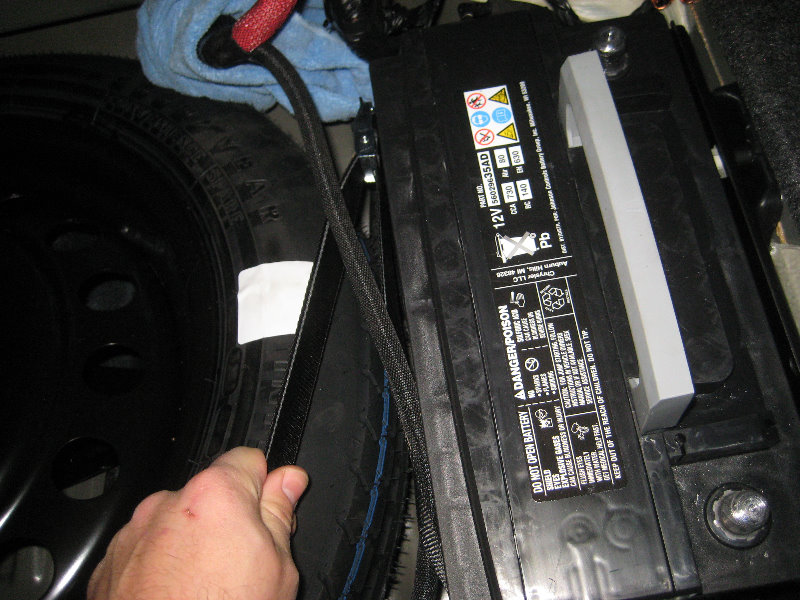 Chrysler-300-Sedan-12V-Automotive-Battery-Replacement-Guide-035
