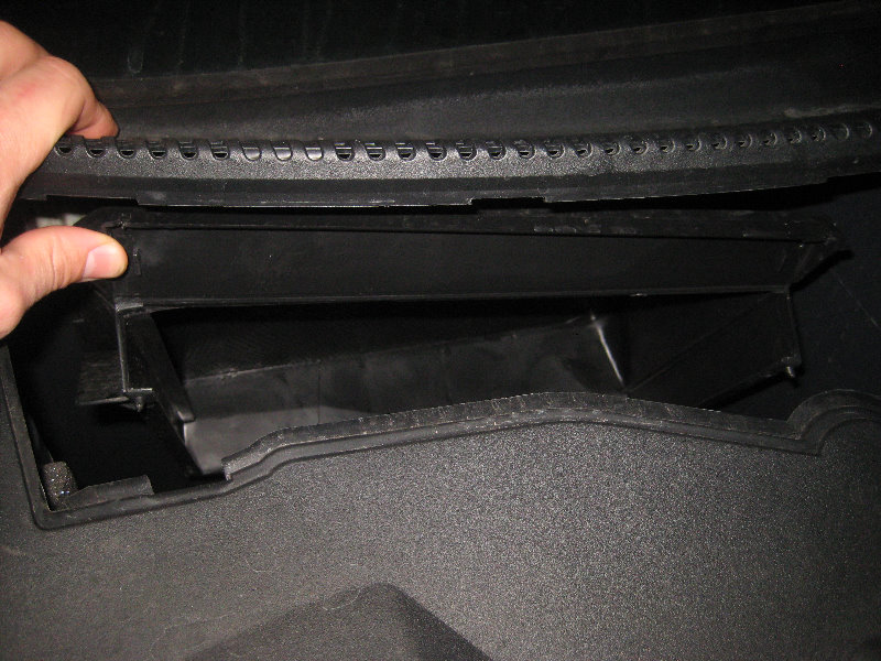 Chrysler300CabinAirFilterReplacementGuide014