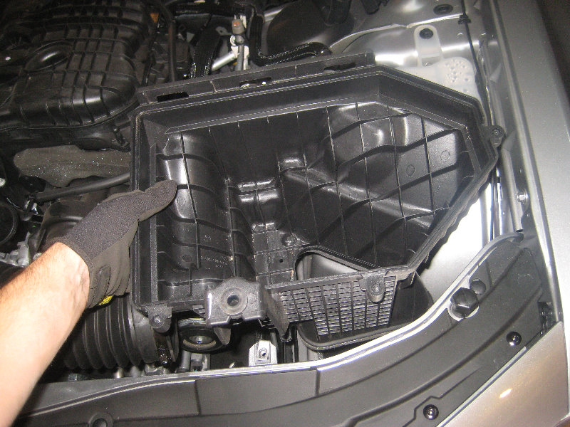 Chrysler-300-Headlight-Bulbs-Replacement-Guide-048