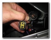 Chrysler-300-Headlight-Bulbs-Replacement-Guide-038