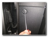 Chrysler-300-Interior-Door-Panel-Removal-Speaker-Upgrade-Guide-010