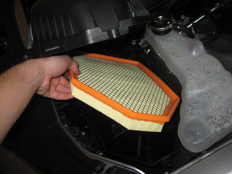 Chrysler-300-Pentastar-V6-Engine-Air-Filter-Replacement-Guide-011