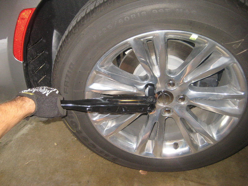 Chrysler300RearDiscBrakePadsReplacementGuide002