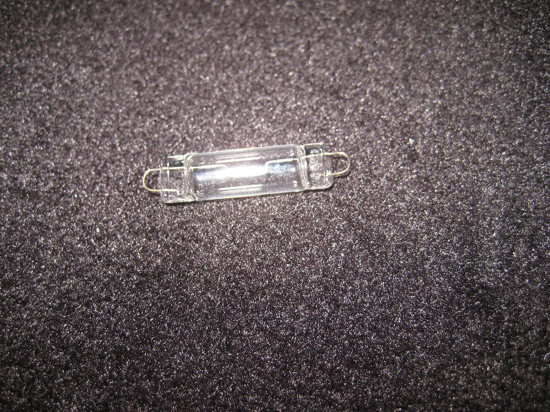 Chrysler-300-Trunk-Light-Bulb-Replacement-Guide-007