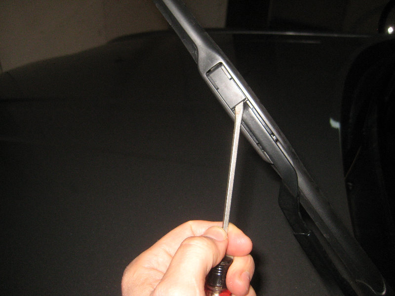 Chrysler300WindshieldWiperBladesReplacementGuide004
