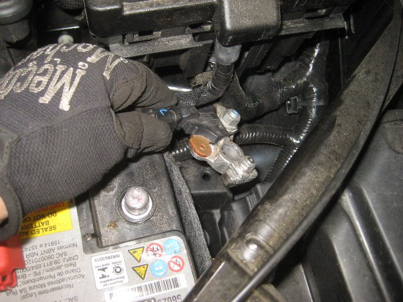 Chrysler-Pacifica-Minivan-12V-Automotive-Battery-Replacement-Guide-007