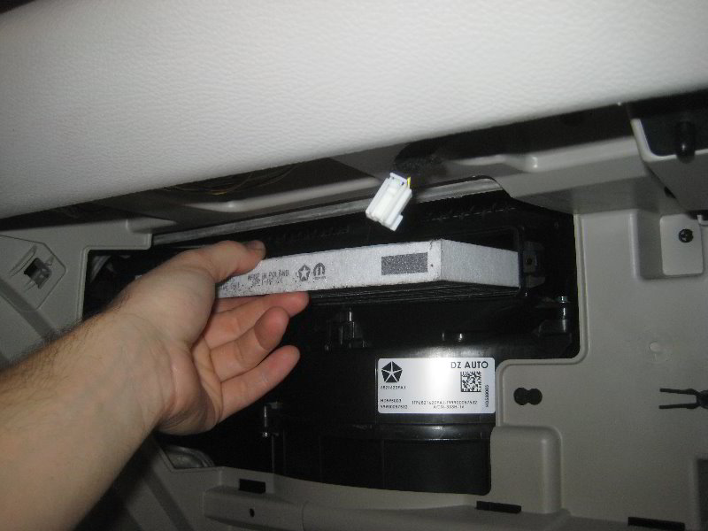 Chrysler-Pacifica-Minivan-Cabin-Air-Filter-Replacement-Guide-025