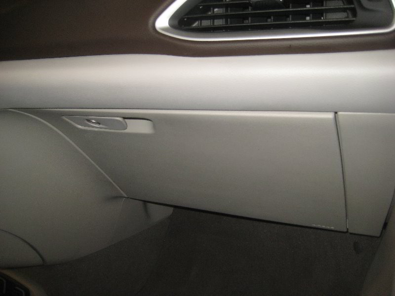 Chrysler-Pacifica-Minivan-Cabin-Air-Filter-Replacement-Guide-048