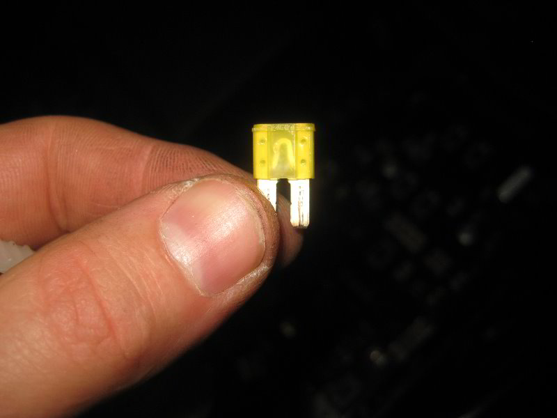 Chrysler-Pacifica-Minivan-Electrical-Fuse-Replacement-Guide-012