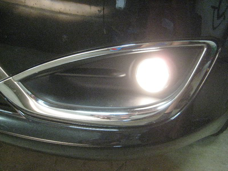 Chrysler-Pacifica-Minivan-Fog-Light-Bulbs-Replacement-Guide-030