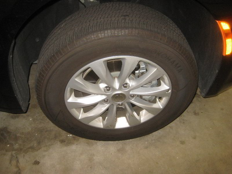 Chrysler-Pacifica-Minivan-Front-Brake-Pads-Replacement-Guide-001