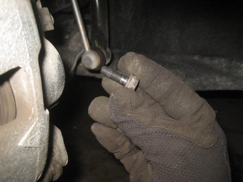 Chrysler-Pacifica-Minivan-Front-Brake-Pads-Replacement-Guide-010