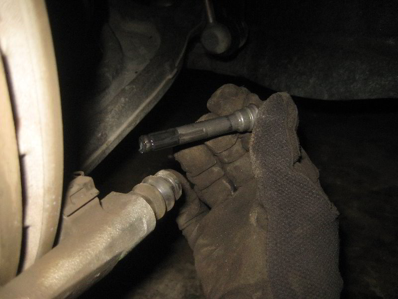 Chrysler-Pacifica-Minivan-Front-Brake-Pads-Replacement-Guide-018