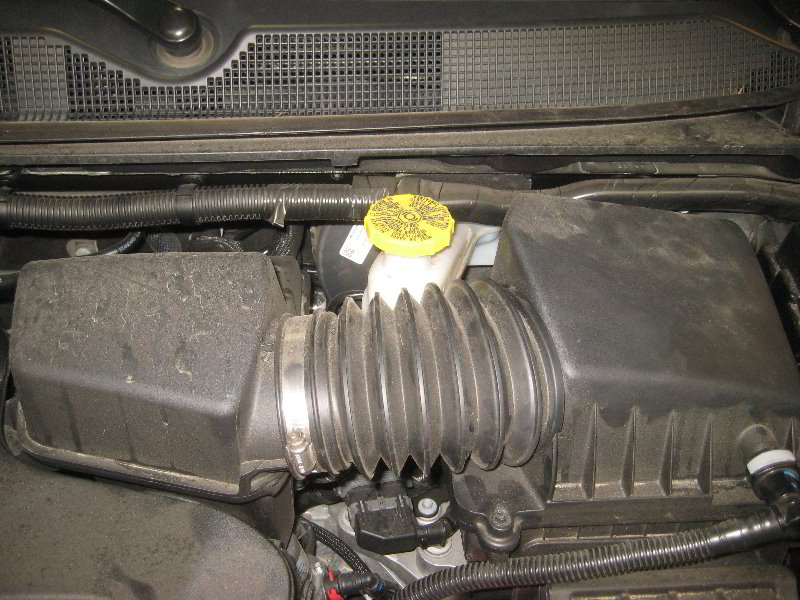 Chrysler-Pacifica-Minivan-Front-Brake-Pads-Replacement-Guide-021