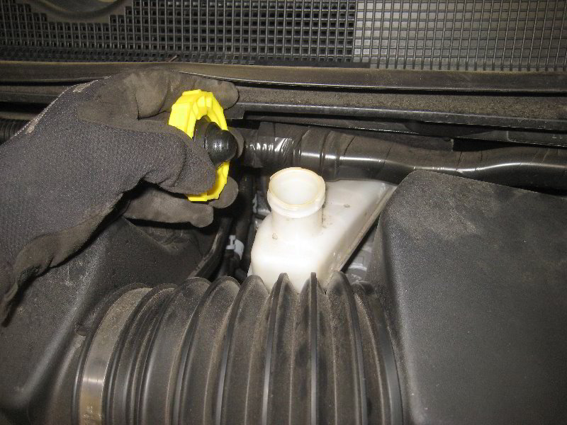 Chrysler-Pacifica-Minivan-Front-Brake-Pads-Replacement-Guide-022