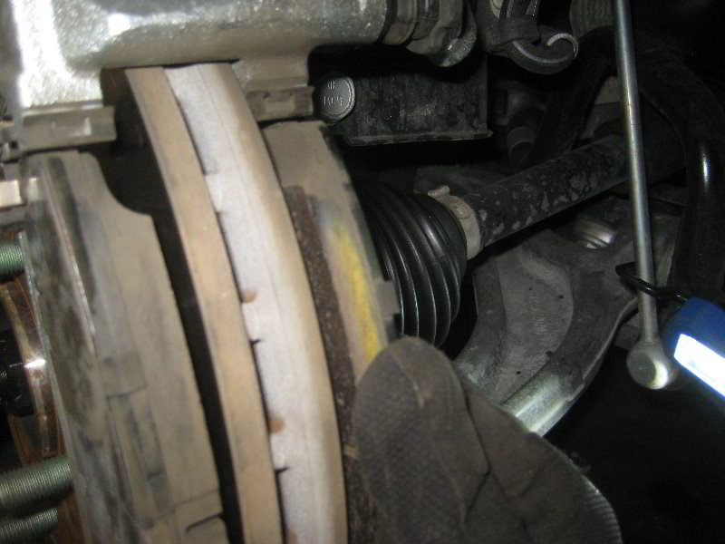 Chrysler-Pacifica-Minivan-Front-Brake-Pads-Replacement-Guide-026