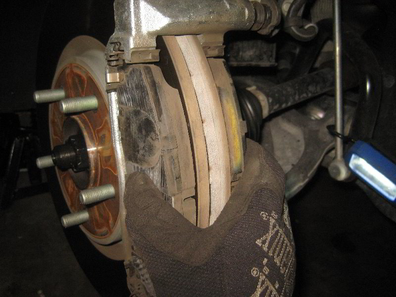 Chrysler-Pacifica-Minivan-Front-Brake-Pads-Replacement-Guide-027