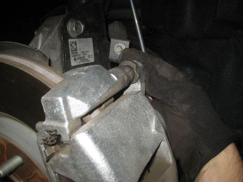 Chrysler-Pacifica-Minivan-Front-Brake-Pads-Replacement-Guide-030