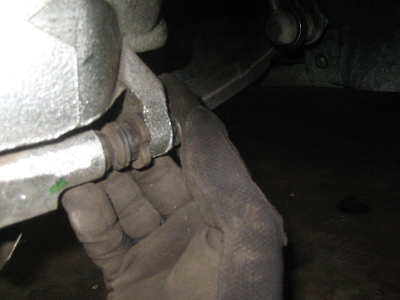 Chrysler-Pacifica-Minivan-Front-Brake-Pads-Replacement-Guide-031