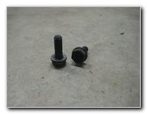 Chrysler-Pacifica-Minivan-Front-Brake-Pads-Replacement-Guide-012