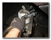 Chrysler-Pacifica-Minivan-Front-Brake-Pads-Replacement-Guide-023