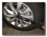 Chrysler-Pacifica-Minivan-Front-Brake-Pads-Replacement-Guide-038