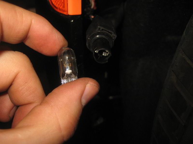 Chrysler-Pacifica-Minivan-Front-Side-Marker-Light-Bulb-Replacement-Guide-018
