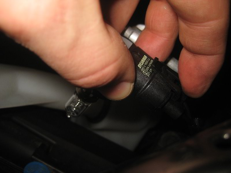 Chrysler-Pacifica-Minivan-Headlight-Bulbs-Replacement-Guide-027