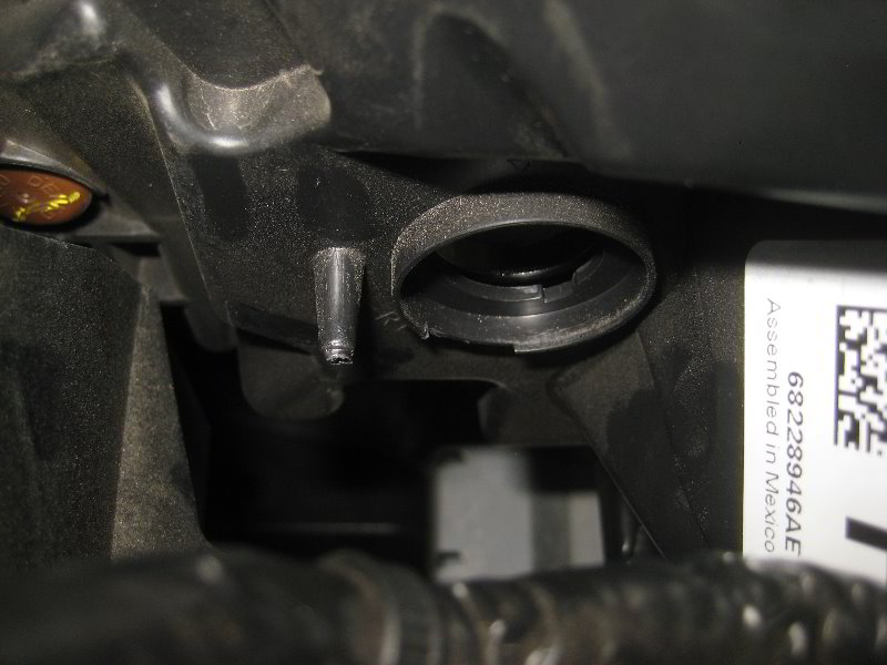 Chrysler-Pacifica-Minivan-Headlight-Bulbs-Replacement-Guide-045