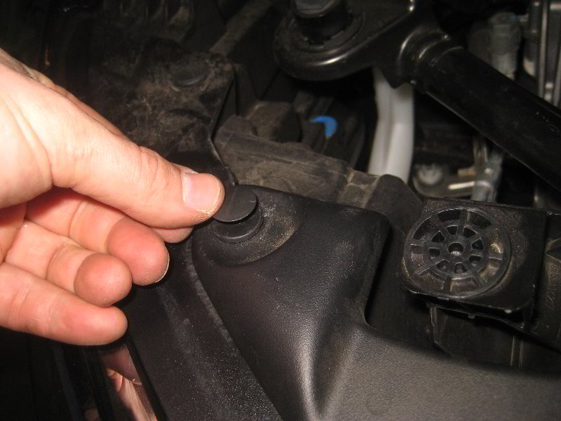 Chrysler-Pacifica-Minivan-Headlight-Bulbs-Replacement-Guide-053