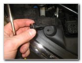 Chrysler-Pacifica-Minivan-Headlight-Bulbs-Replacement-Guide-035