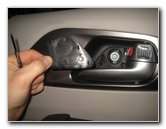 Chrysler-Pacifica-Minivan-Interior-Door-Panel-Removal-Guide-004