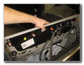 Chrysler-Pacifica-Minivan-Interior-Door-Panel-Removal-Guide-015