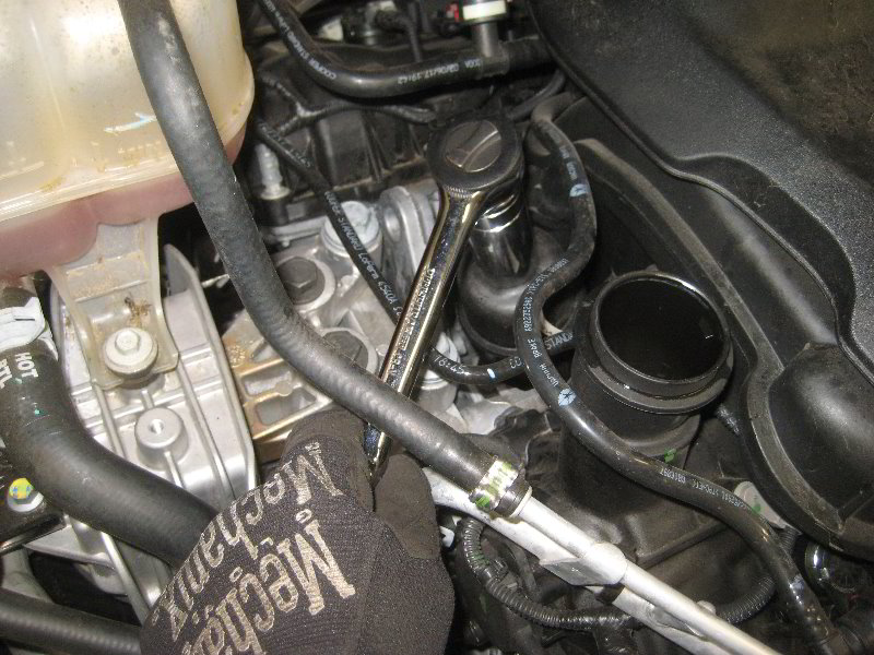 Chrysler-Pacifica-Minivan-Pentastar-V6-Engine-Oil-Change-Guide-018
