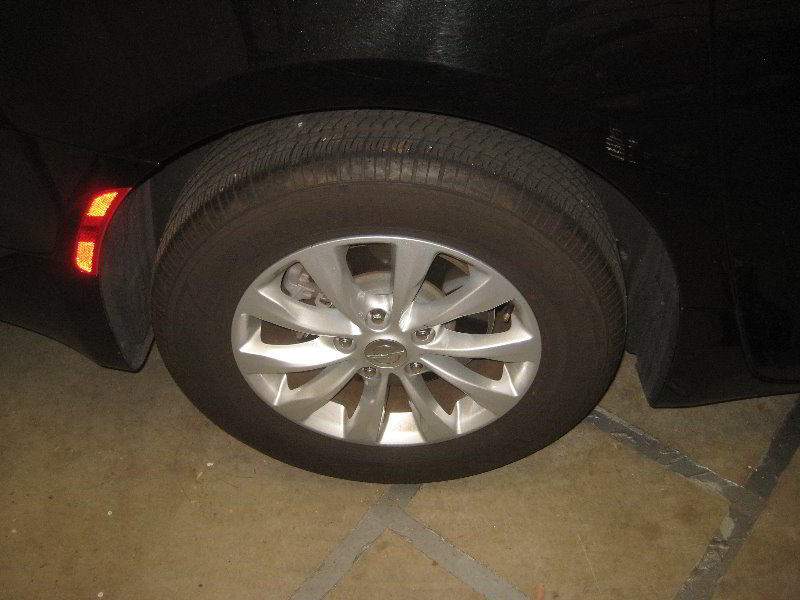 ChryslerPacificaMinivanRearBrakePadsReplacementGuide001