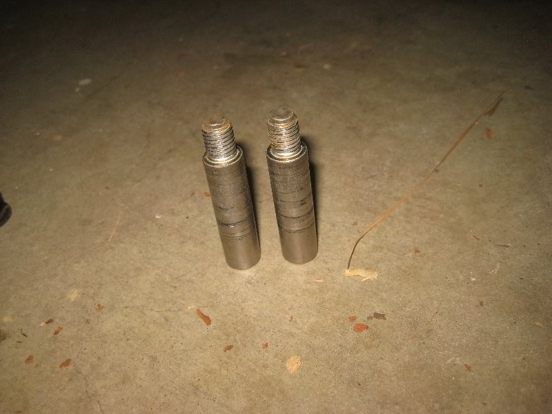 Chrysler-Pacifica-Minivan-Rear-Brake-Pads-Replacement-Guide-025