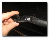 Chrysler-Pacifica-Minivan-Rear-Wiper-Blade-Replacement-Guide-003