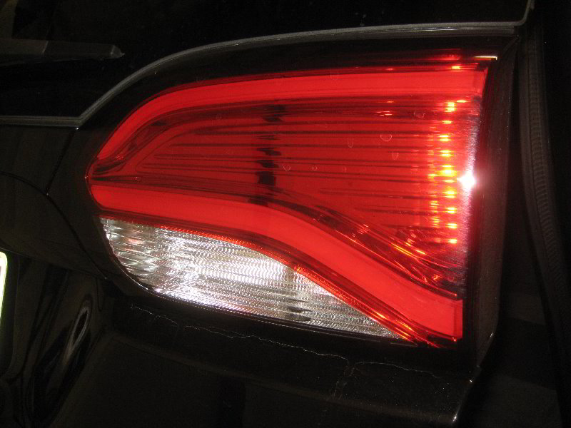 Chrysler-Pacifica-Minivan-Tail-Light-Bulbs-Replacement-Guide-018