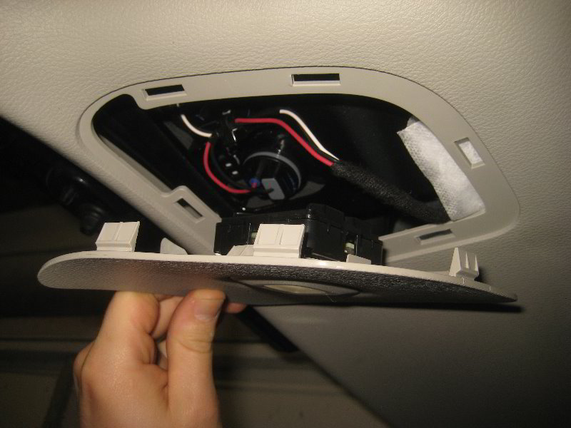 Chrysler-Pacifica-Minivan-Tail-Light-Bulbs-Replacement-Guide-028