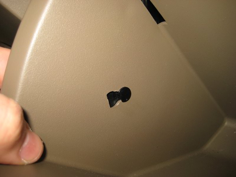 Chrysler-Town-and-Country-HVAC-Cabin-Air-Filter-Replacement-Guide-004