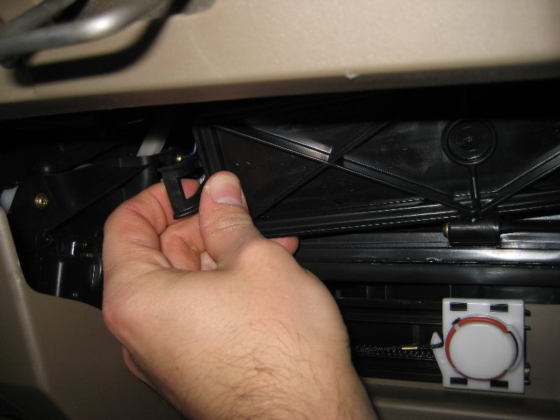 Chrysler-Town-and-Country-HVAC-Cabin-Air-Filter-Replacement-Guide-011