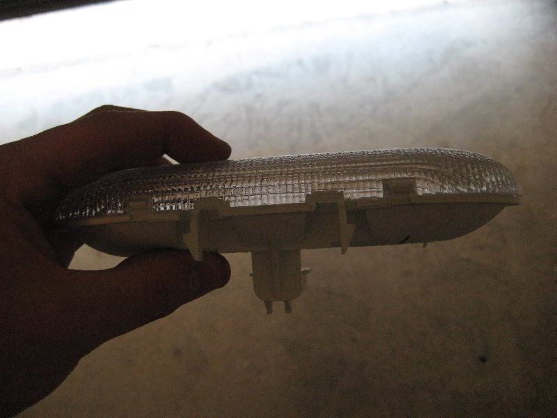 Chrysler-Town-and-Country-Cargo-Area-Light-Bulb-Replacement-Guide-014