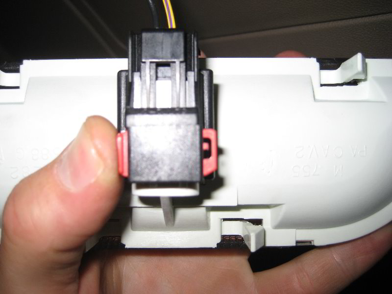 Chrysler-Town-and-Country-Cargo-Area-Light-Bulb-Replacement-Guide-017